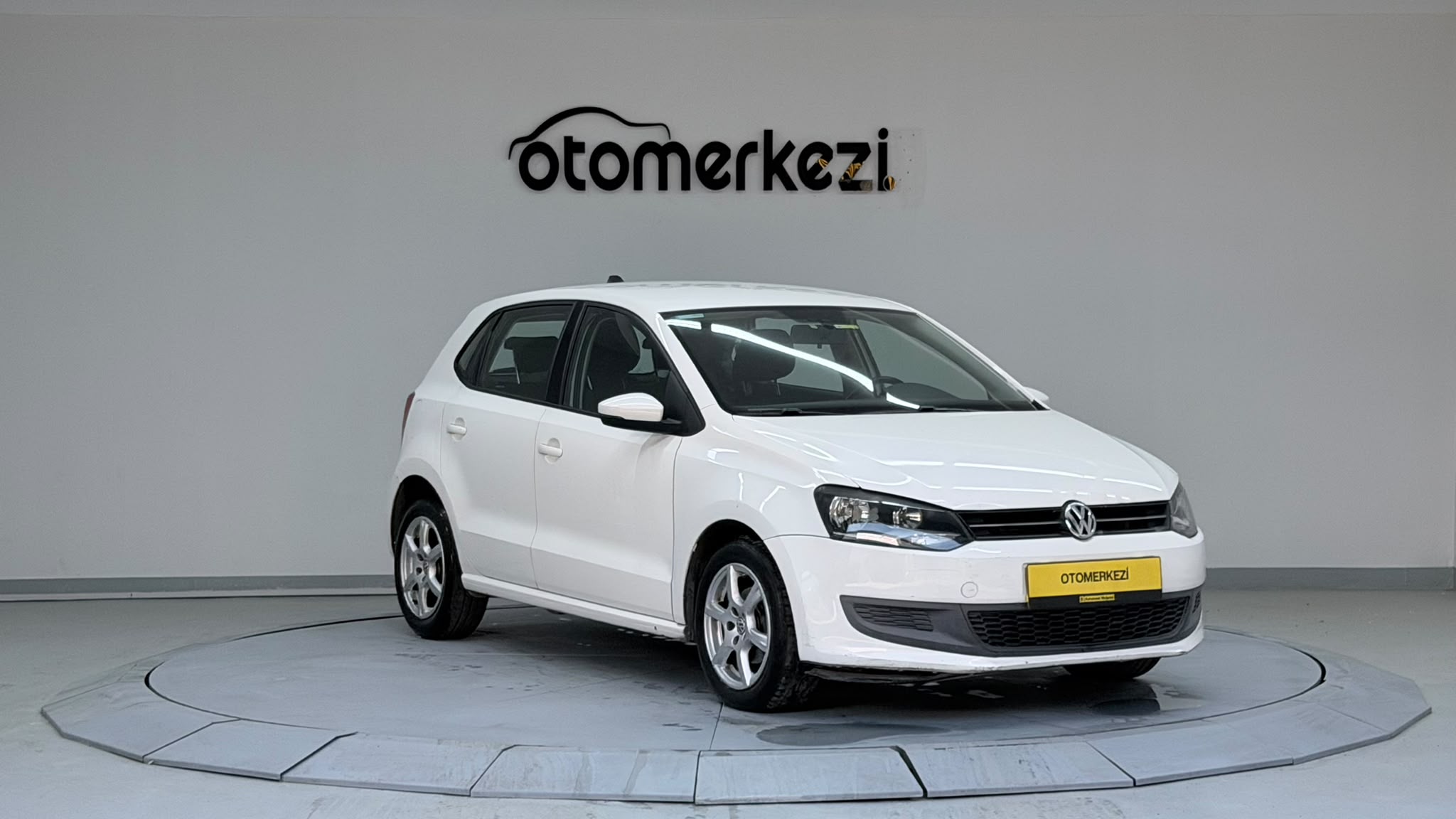 VOLKSWAGEN POLO 5